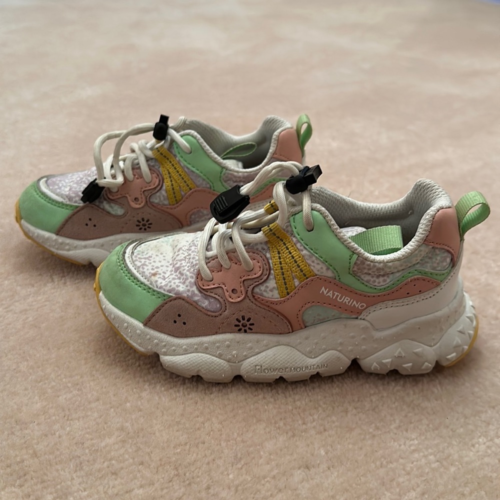 Kids naturino sneakers size 27